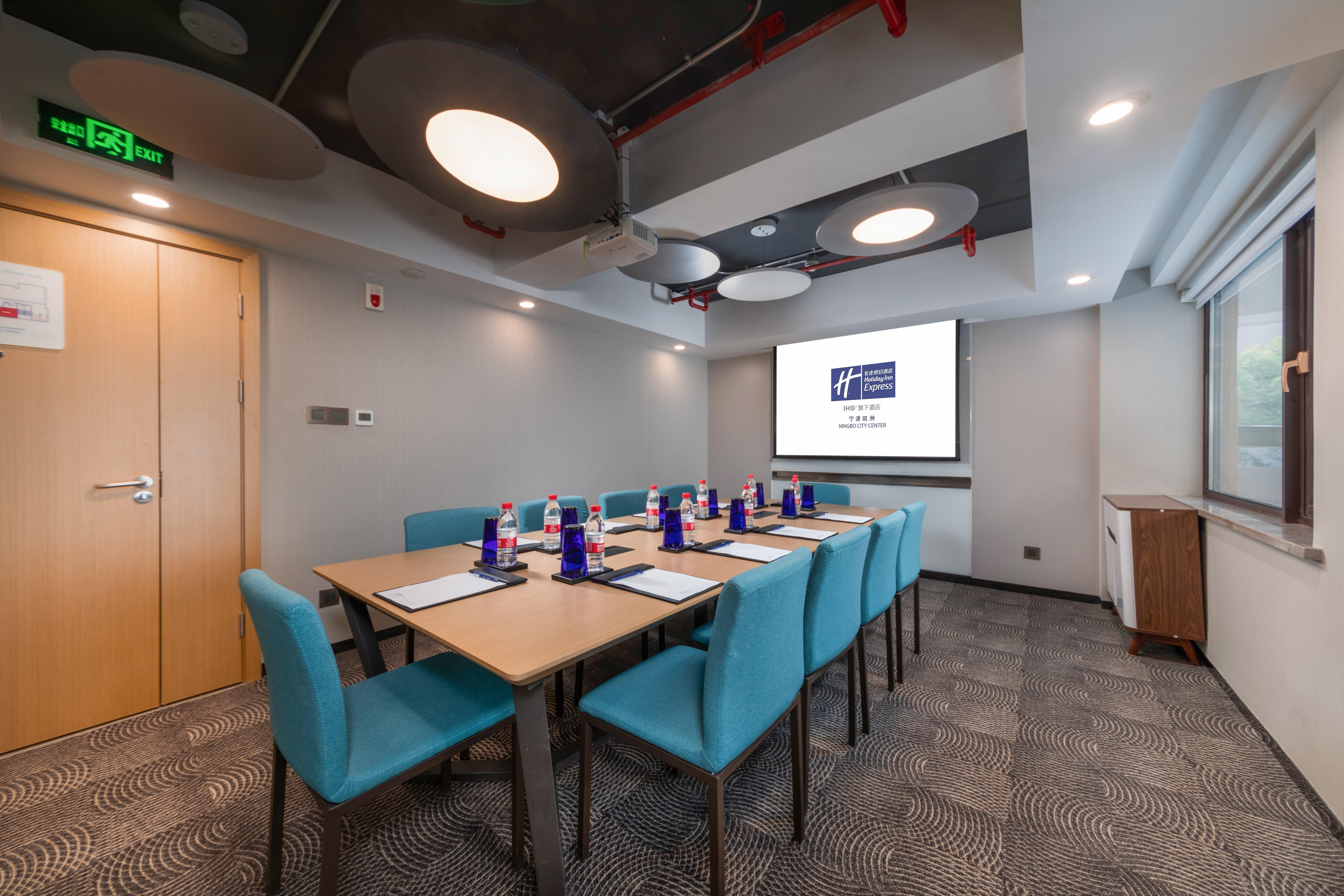 Holiday Inn Express Ningbo City Center By Ihg Exterior photo