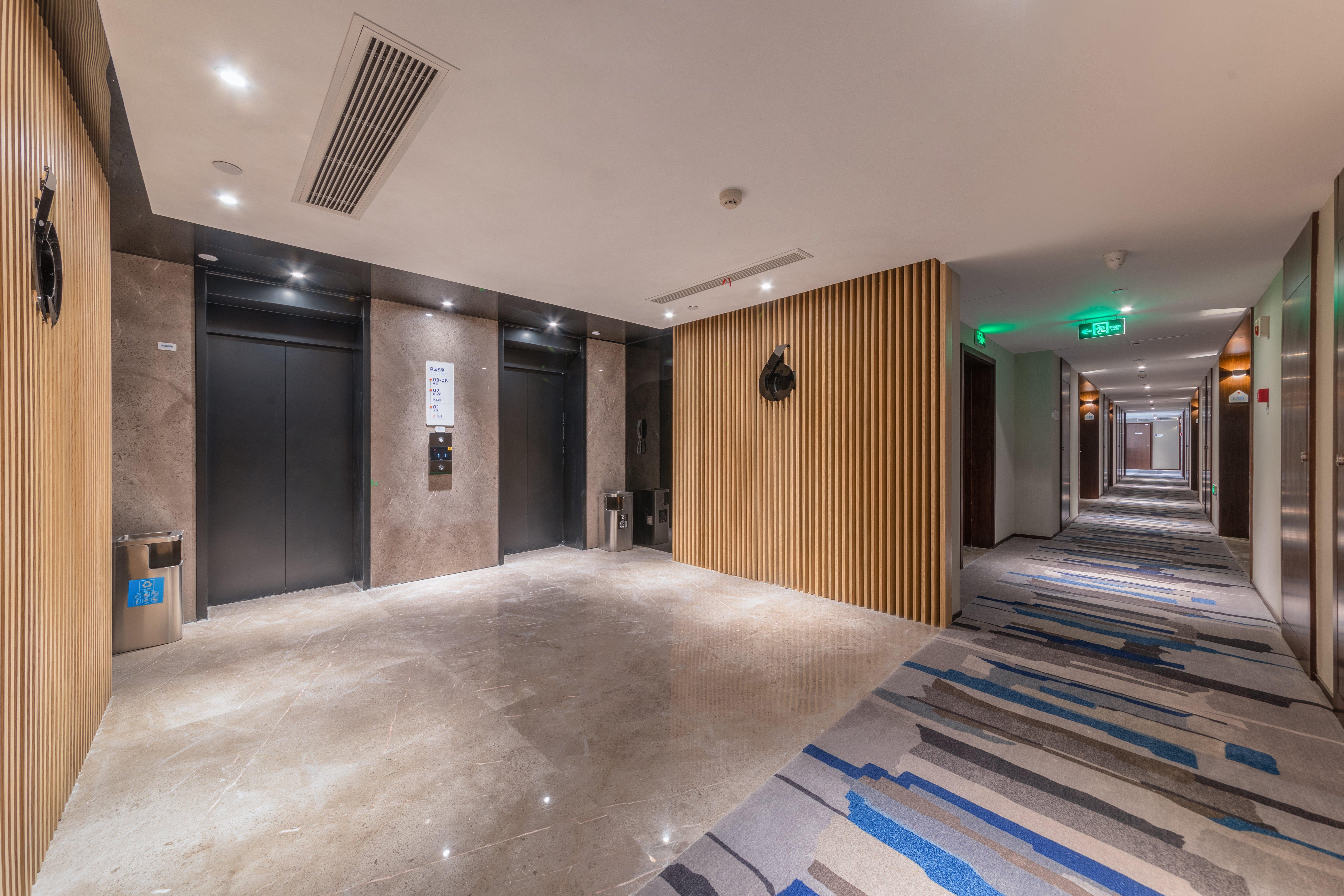 Holiday Inn Express Ningbo City Center By Ihg Exterior photo