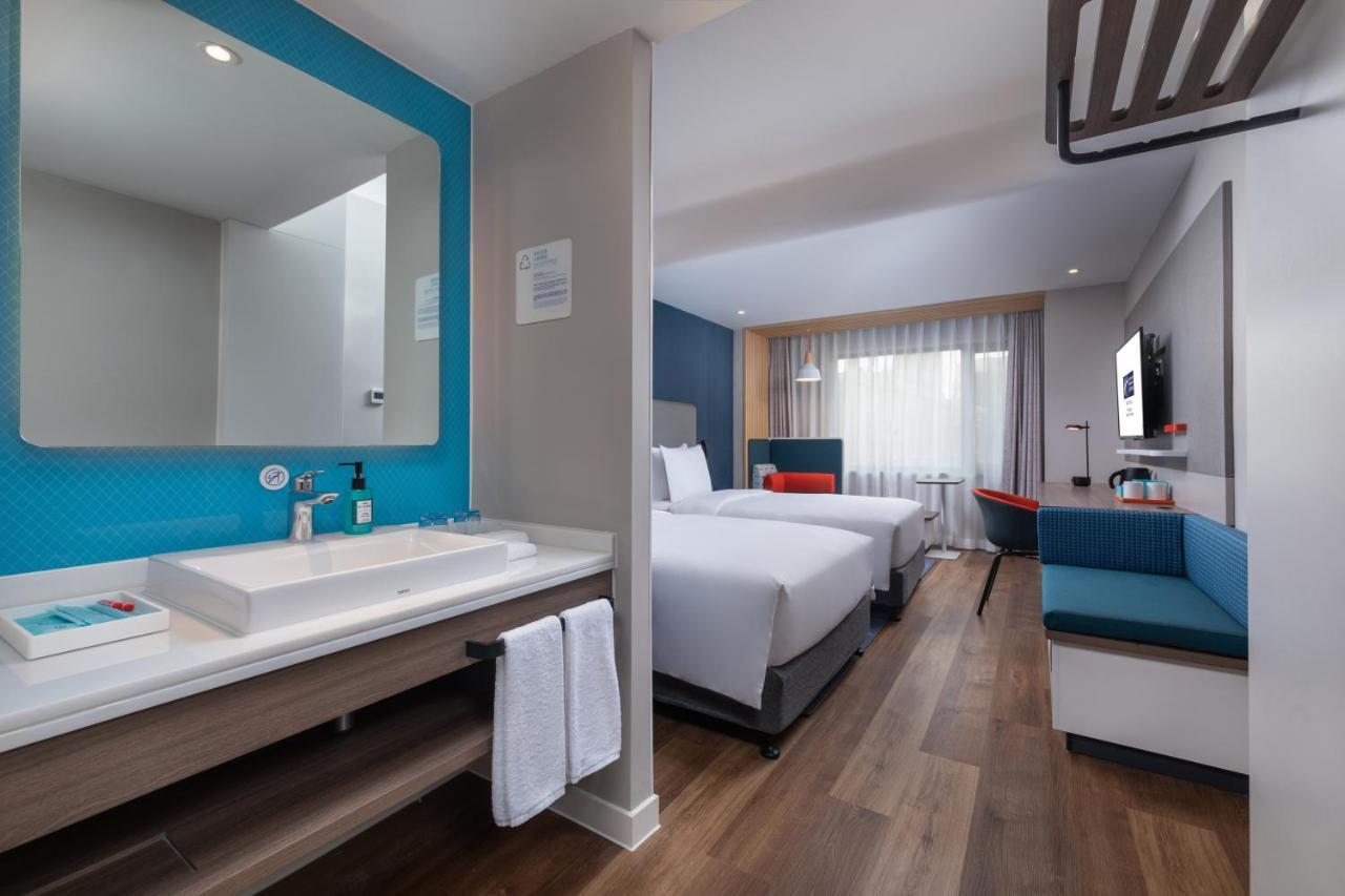Holiday Inn Express Ningbo City Center By Ihg Exterior photo